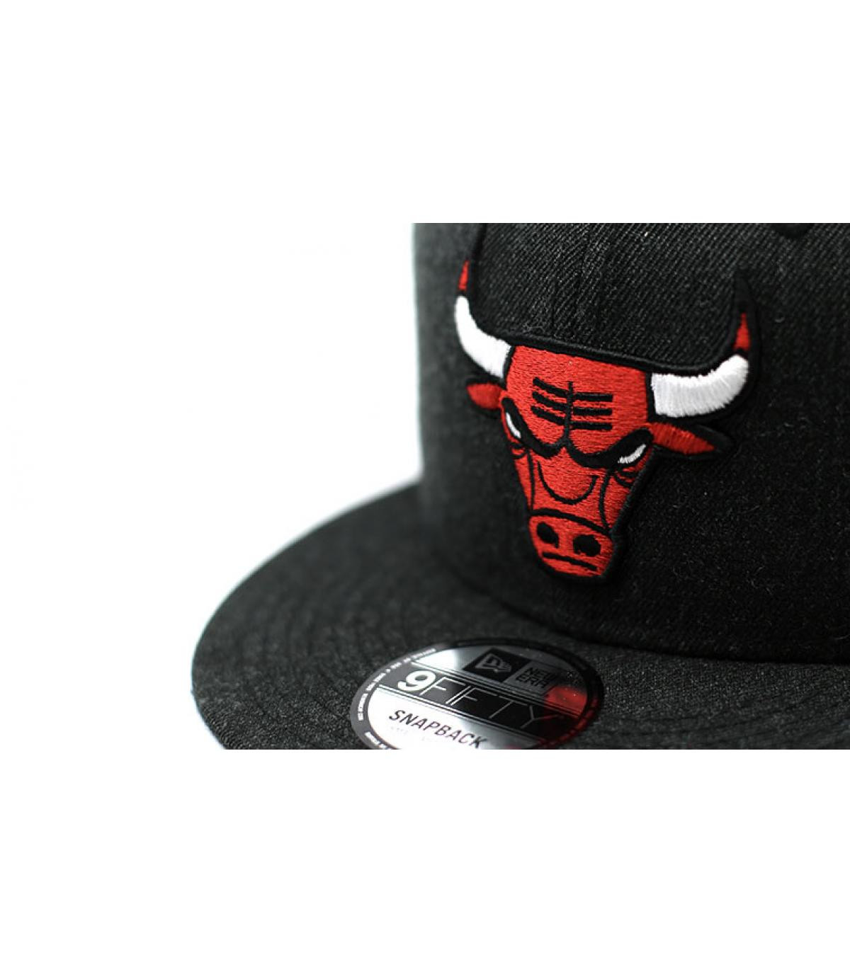 Snapback Black Heather Bulls